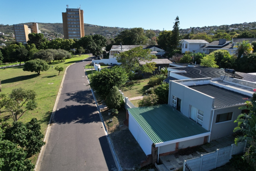 4 Bedroom Property for Sale in Loevenstein Western Cape